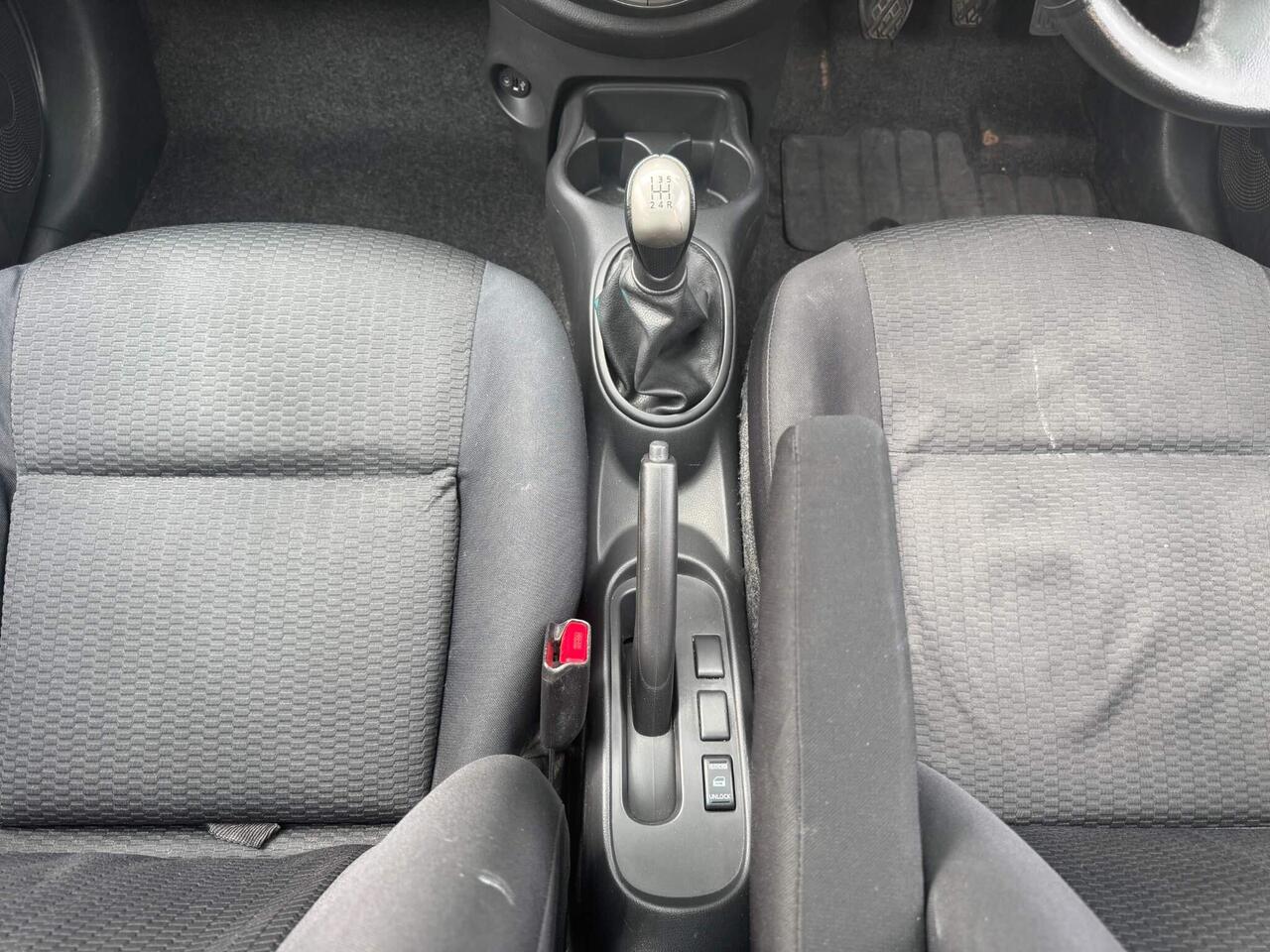 Nissan Micra — photo 12