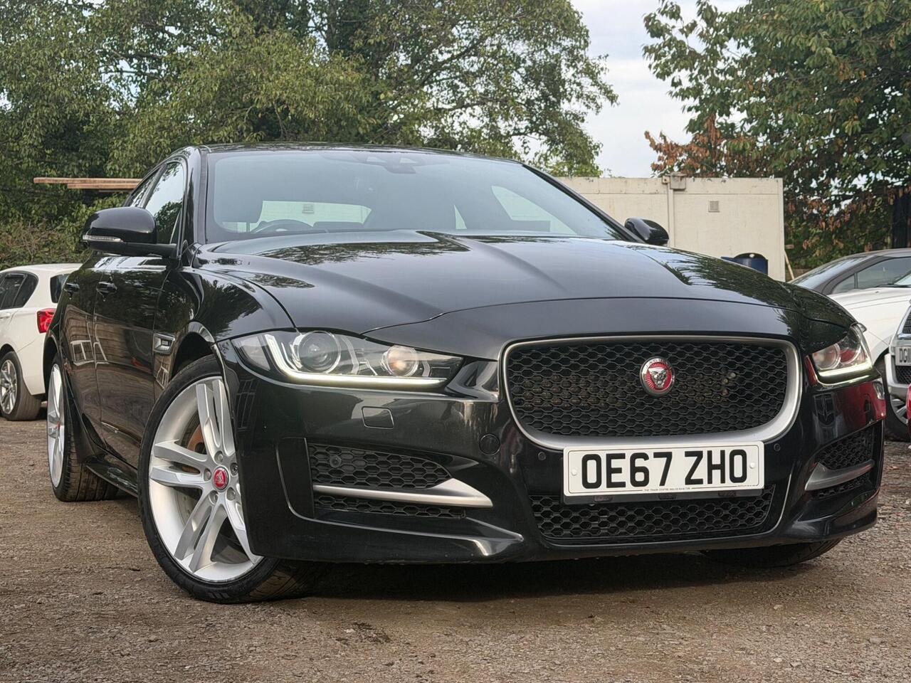 Jaguar XE — photo 1