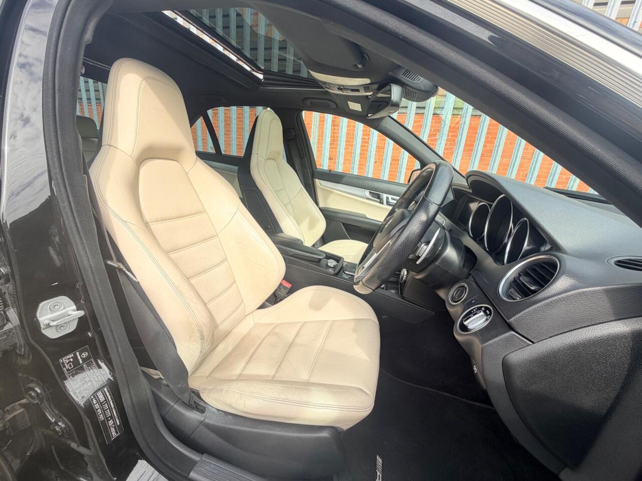 2013 Mercedes-Benz C Class 6.3 C63 V8 AMG SpdS MCT Euro 5 4dr, photo 8