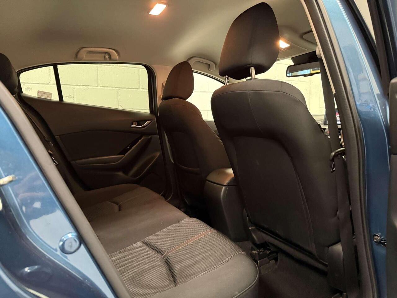 Mazda Mazda3 — photo 33