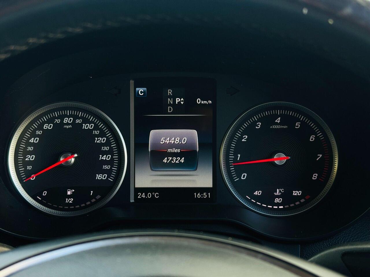 Mercedes-Benz GLC — photo 29
