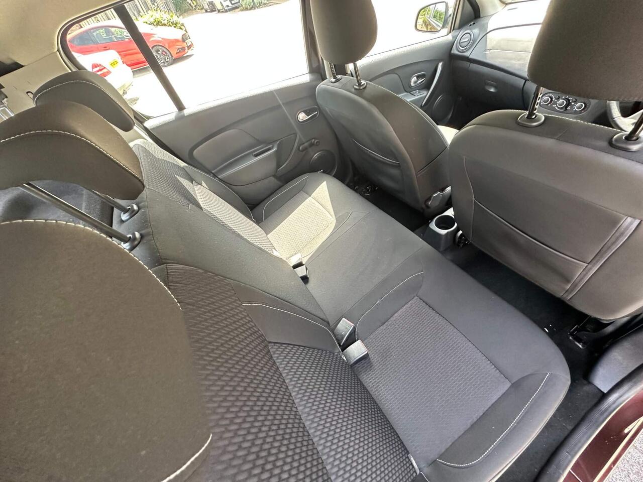 Dacia Sandero — photo 19