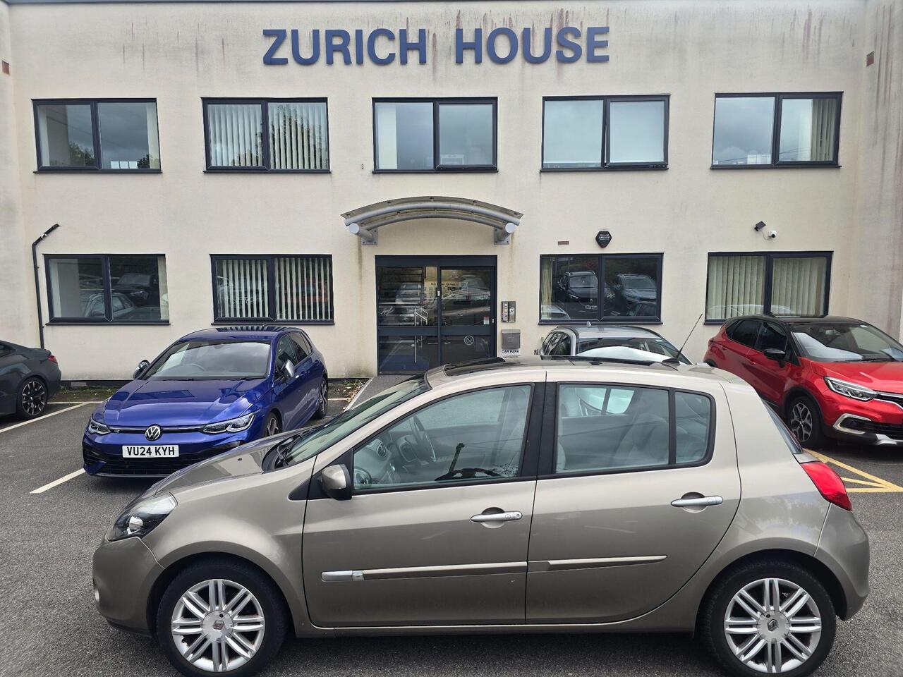 Renault Clio — photo 10