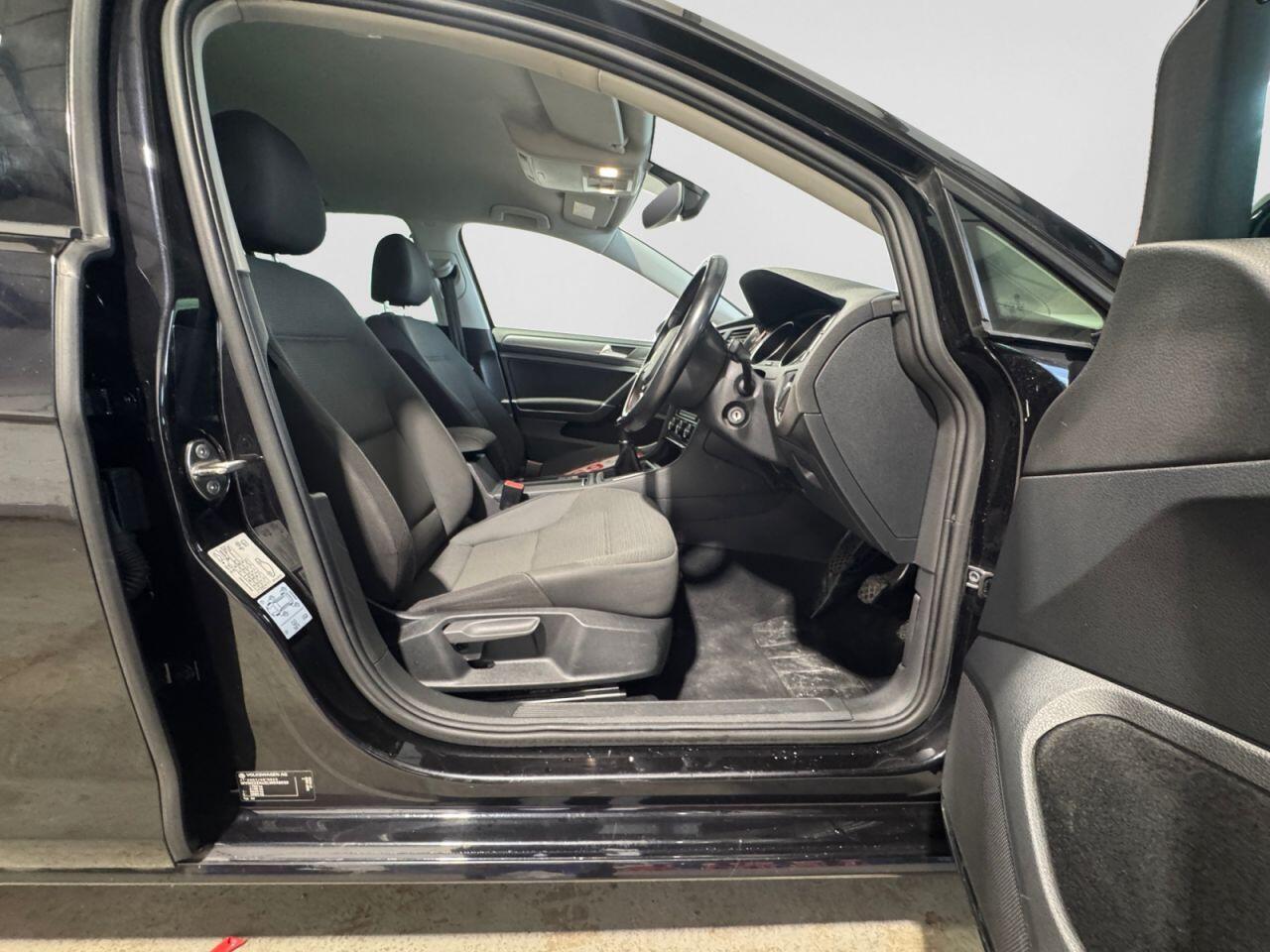 Volkswagen Golf — photo 10