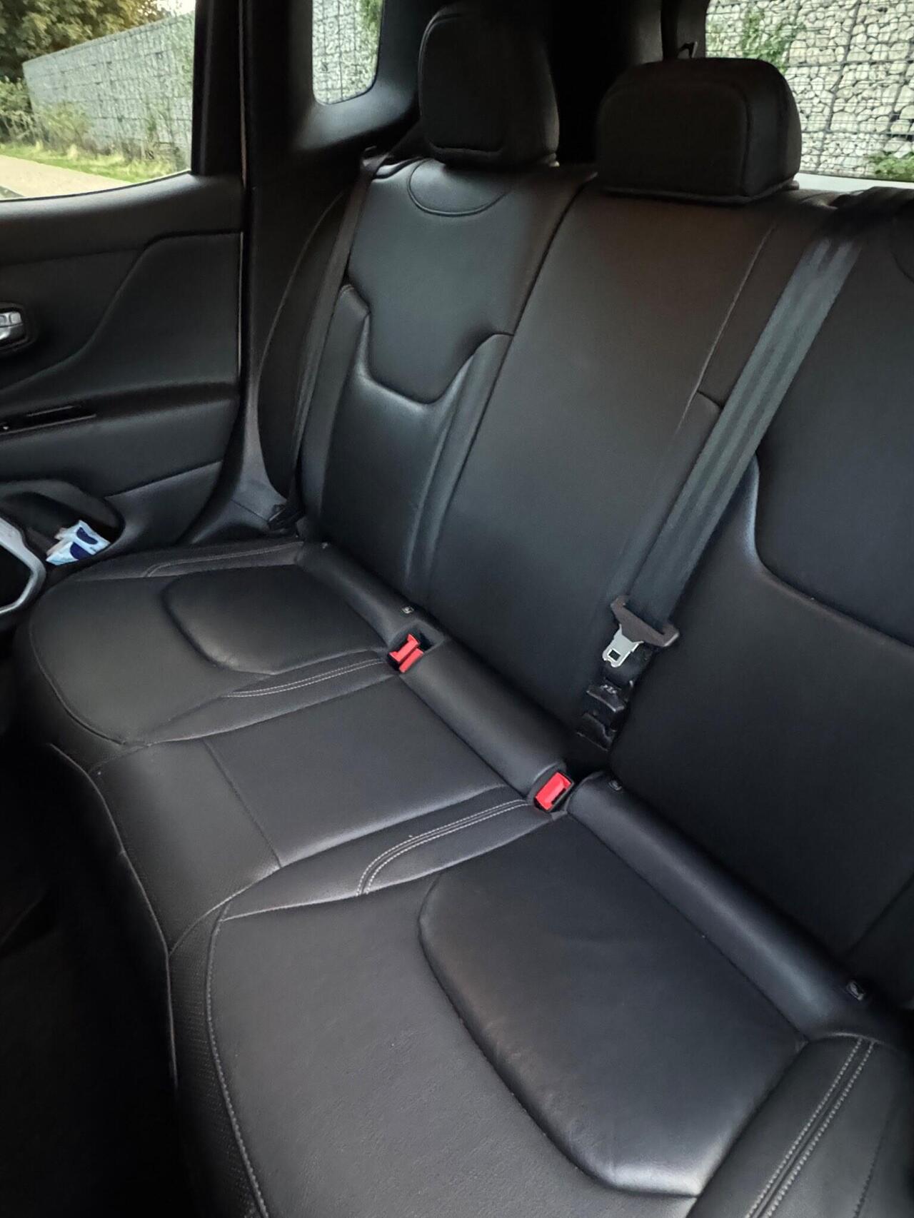 Jeep Renegade — photo 17
