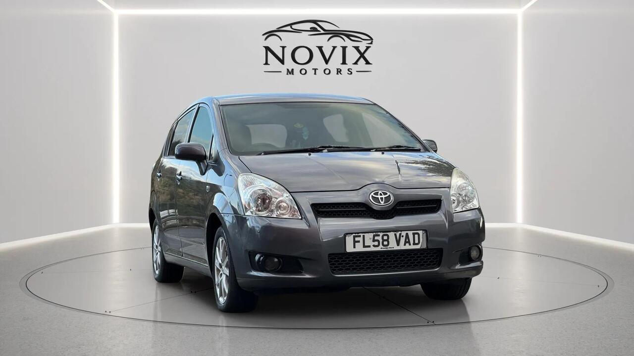 Toyota Corolla Verso — photo 10