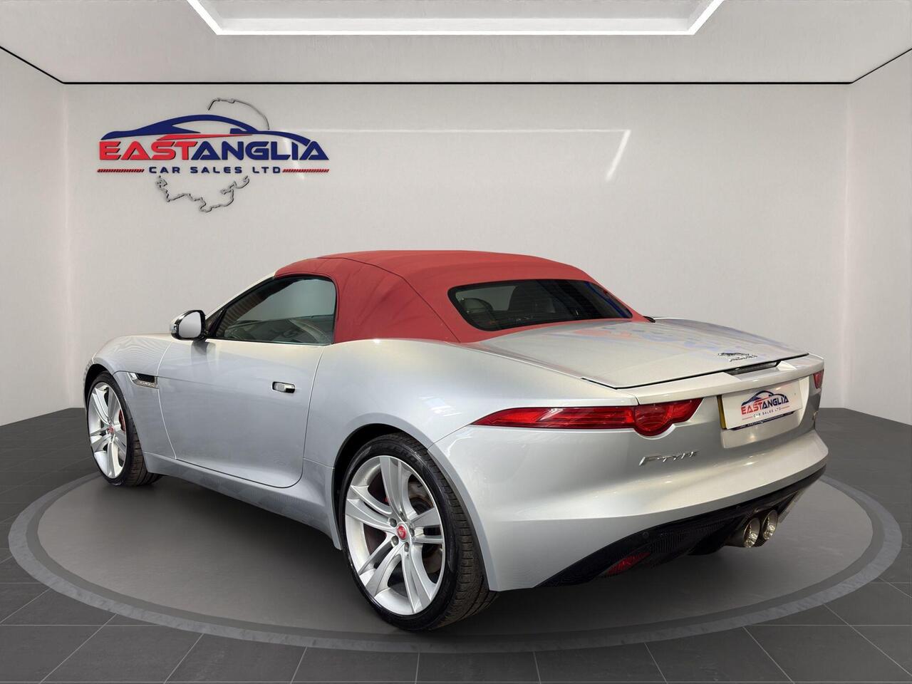 Jaguar F-Type — photo 6