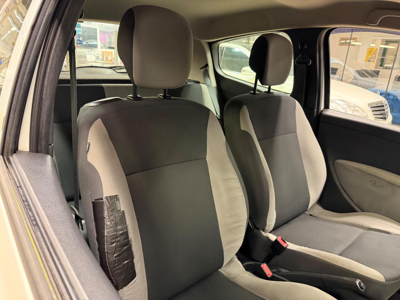 Renault Clio — photo 11