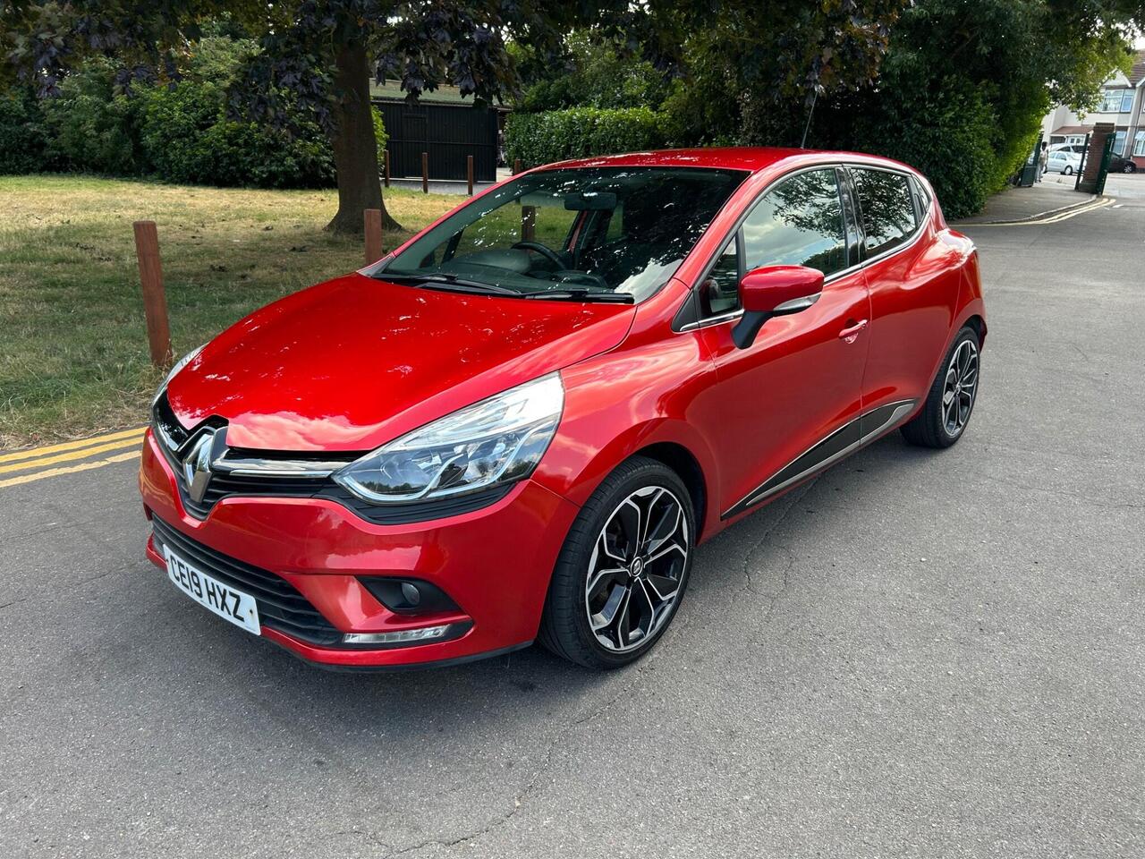 Renault Clio — photo 18