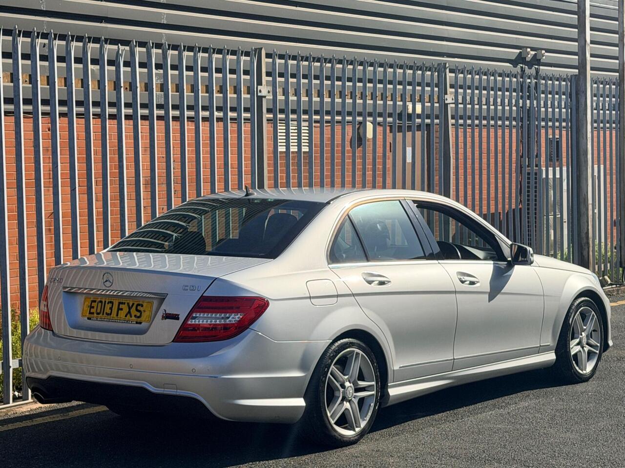 2013 Mercedes-Benz C Class 2.1 C220 CDI BlueEfficiency AMG Sport G-Tronic+ Euro 5 (s/s) 4dr, photo 3