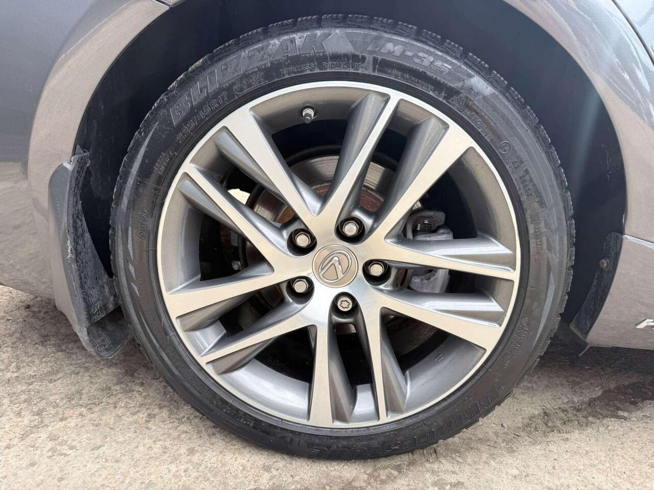 Lexus IS — photo 39