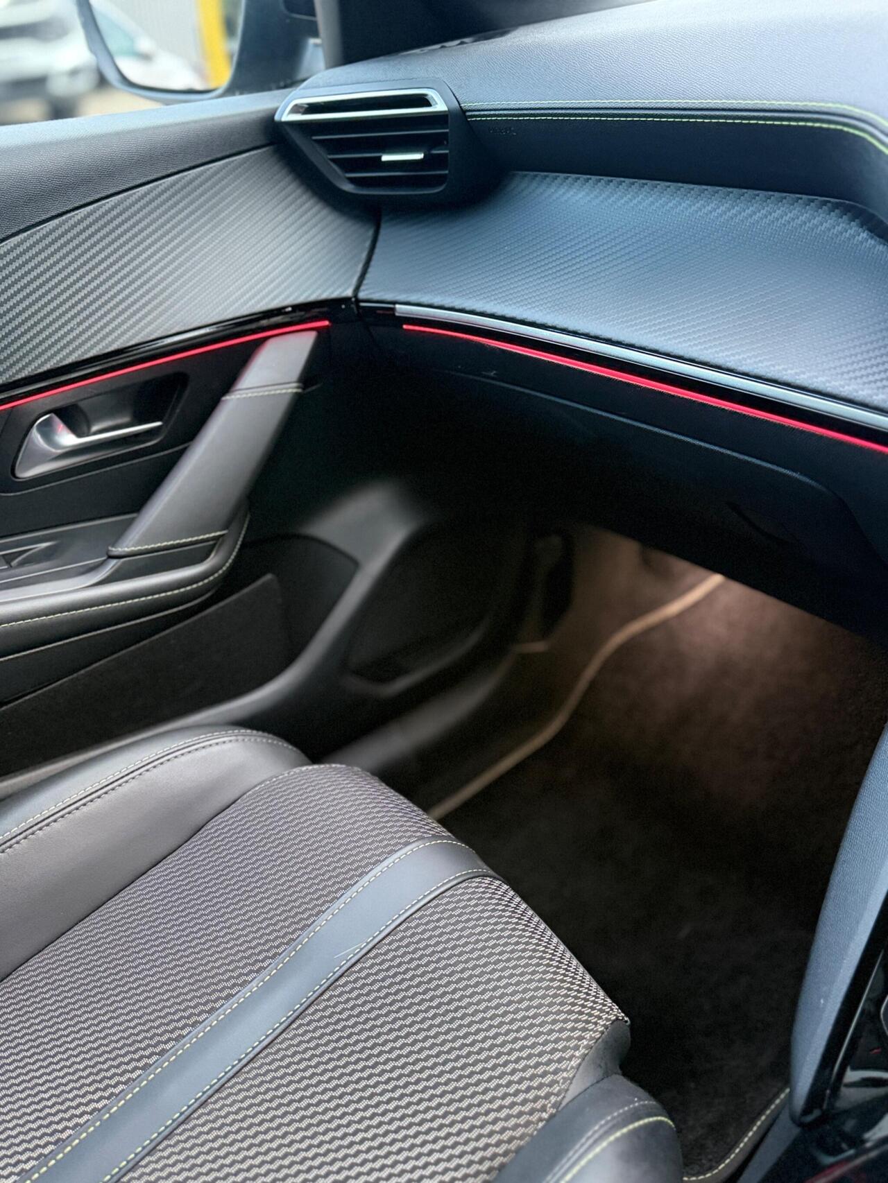 Peugeot 208 — photo 18