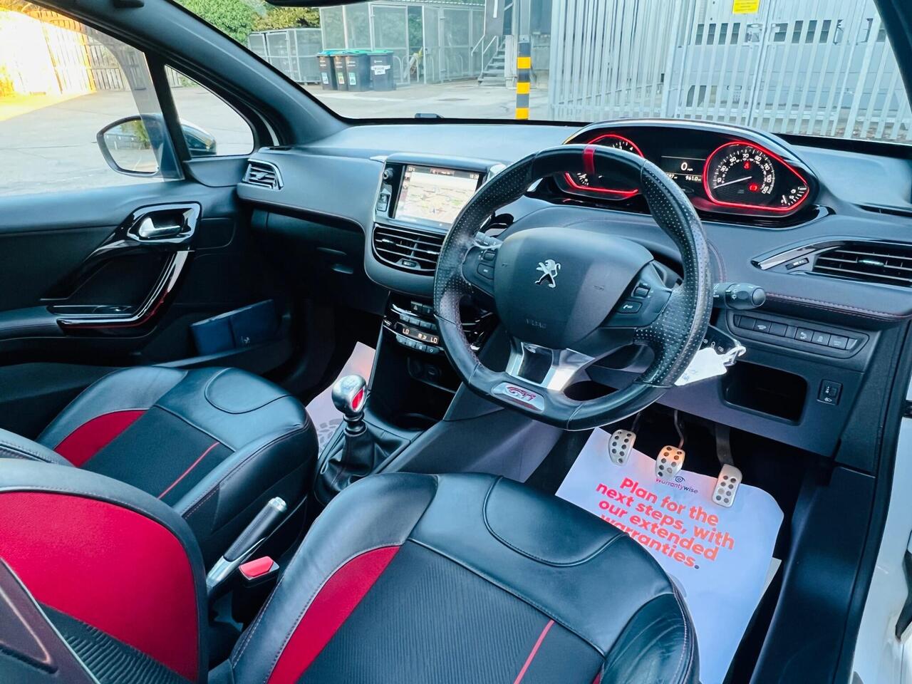 Peugeot 208 — photo 4