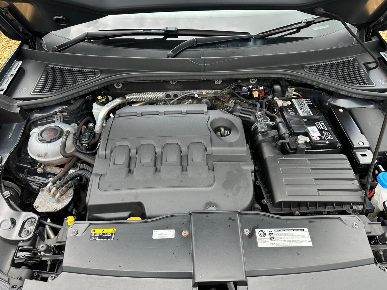 Volkswagen T-Roc — photo 24