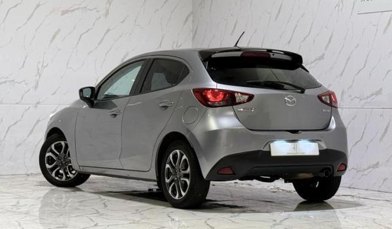 Mazda Mazda2 — photo 6