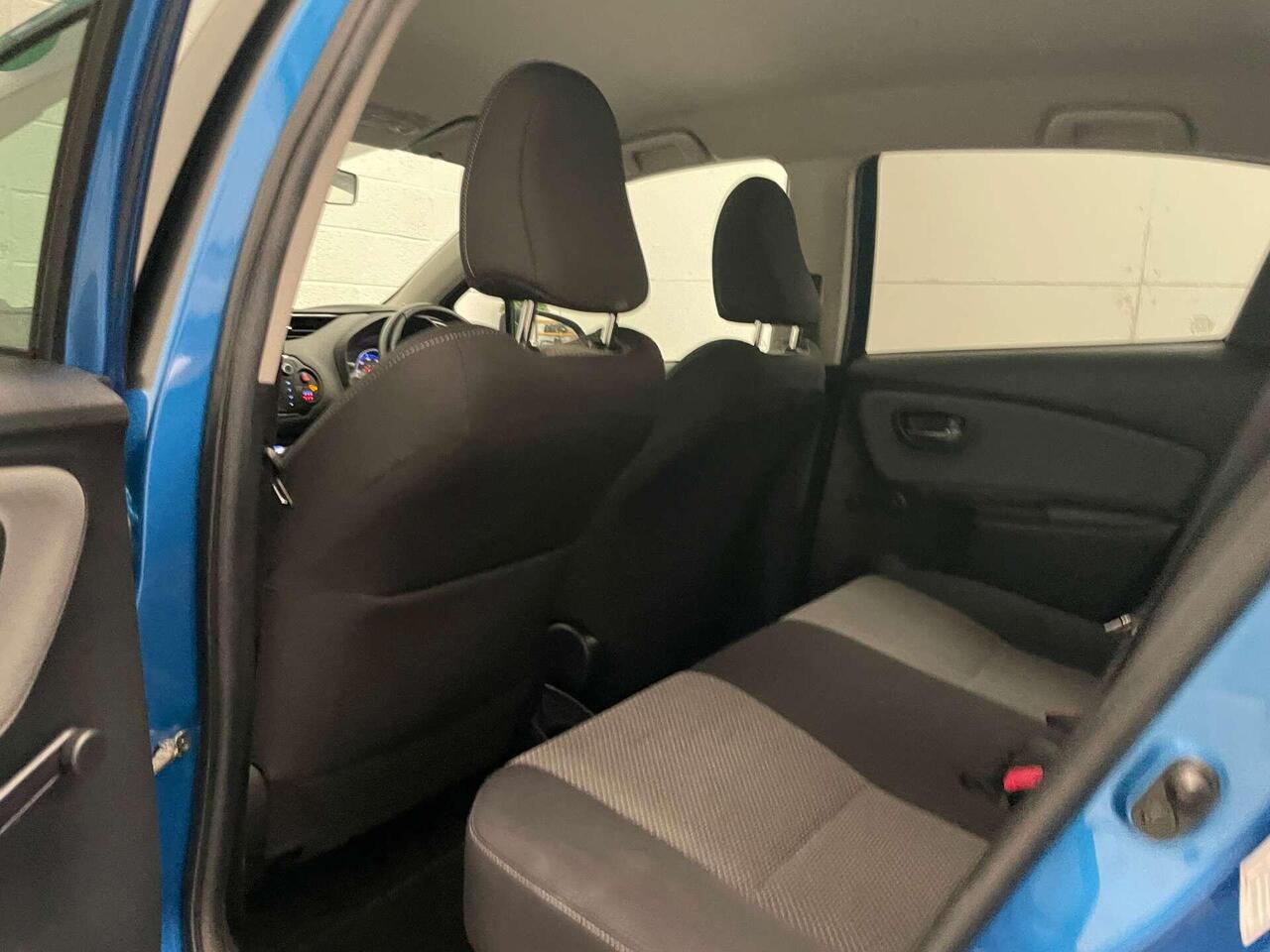 Toyota Yaris — photo 38