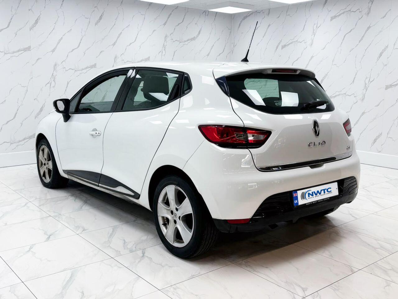 Renault Clio — photo 8