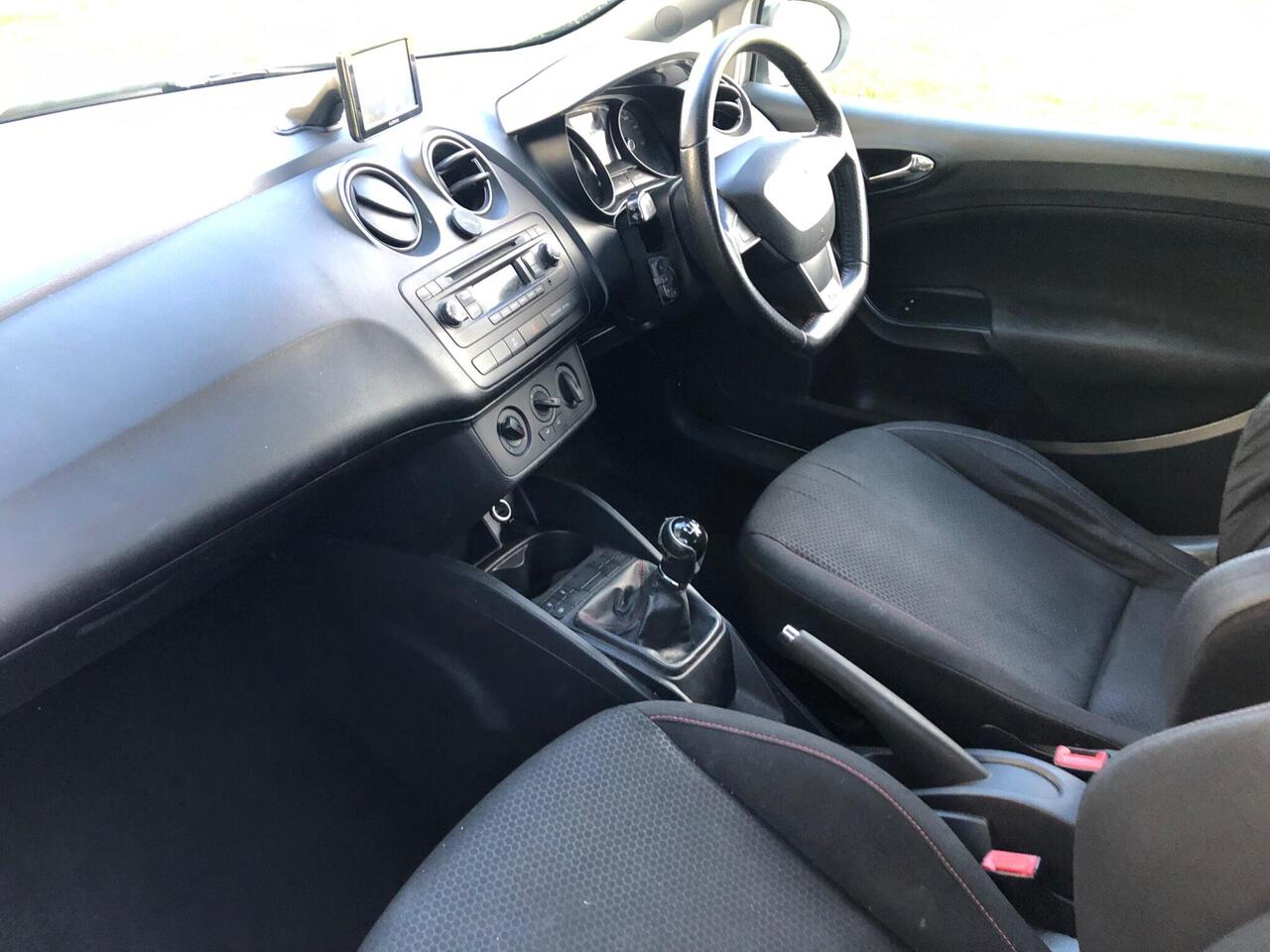 SEAT Ibiza — photo 12