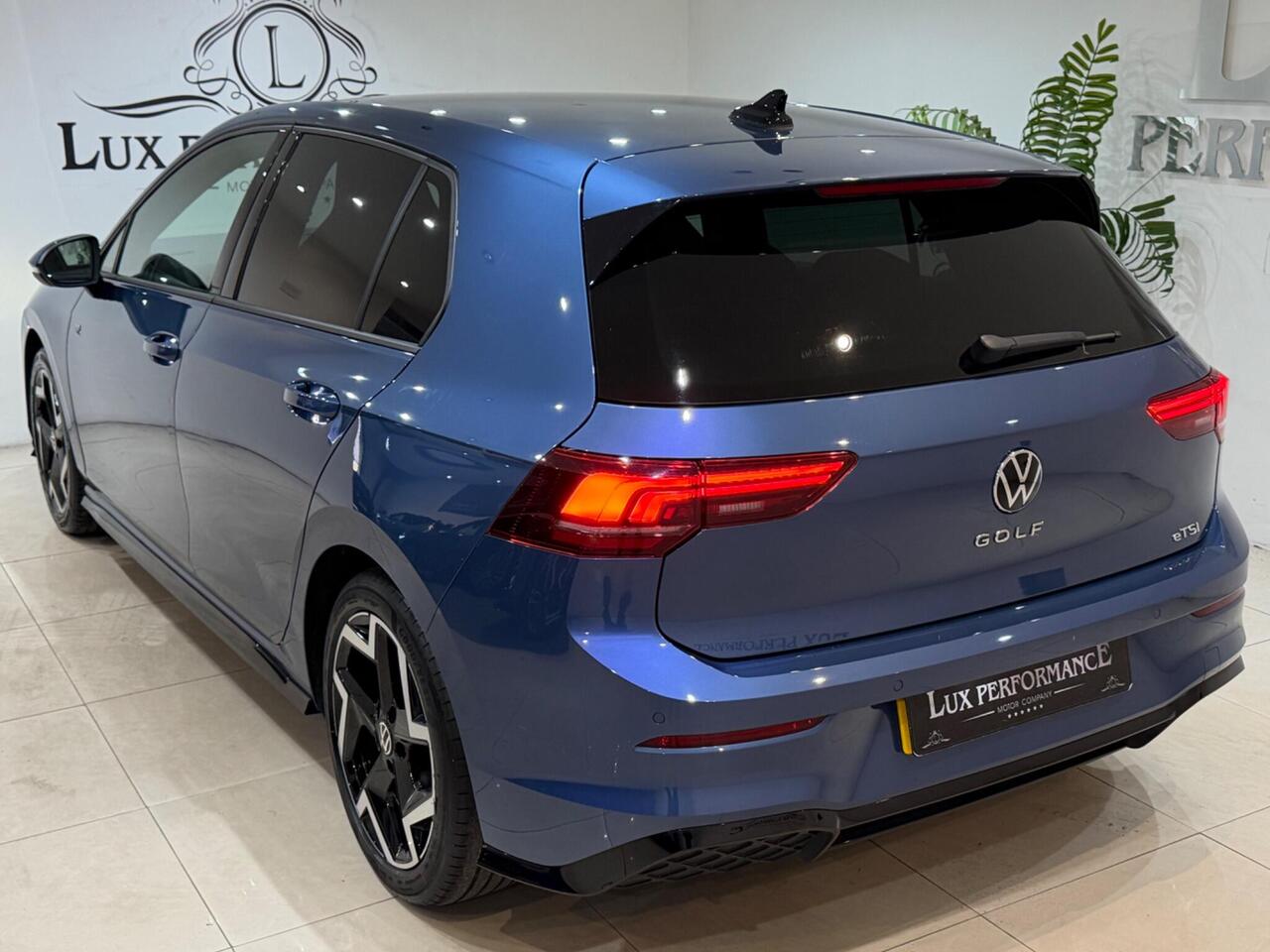 Volkswagen Golf — photo 12
