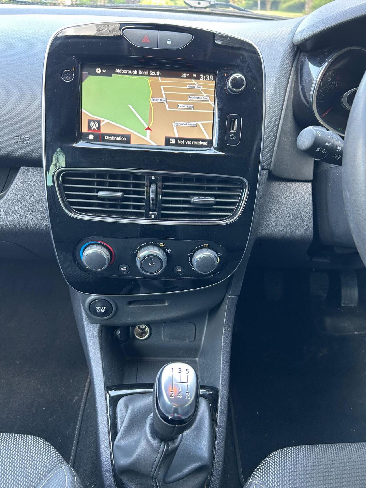 Renault Clio — photo 9