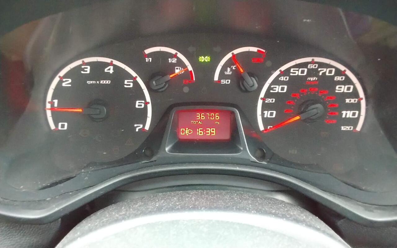 Ford Ka — photo 21