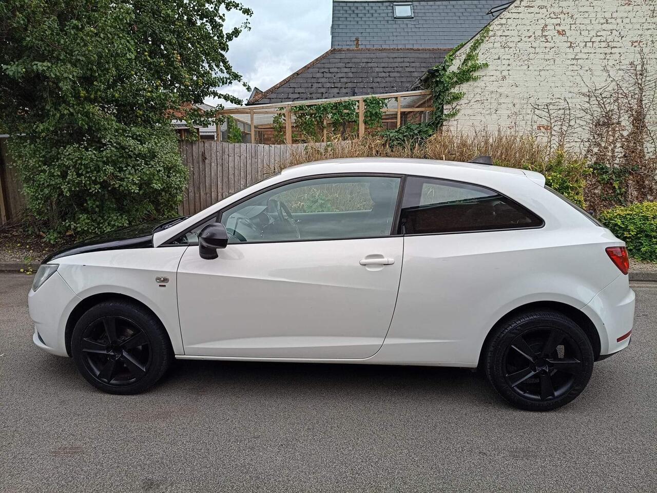 SEAT Ibiza — photo 3