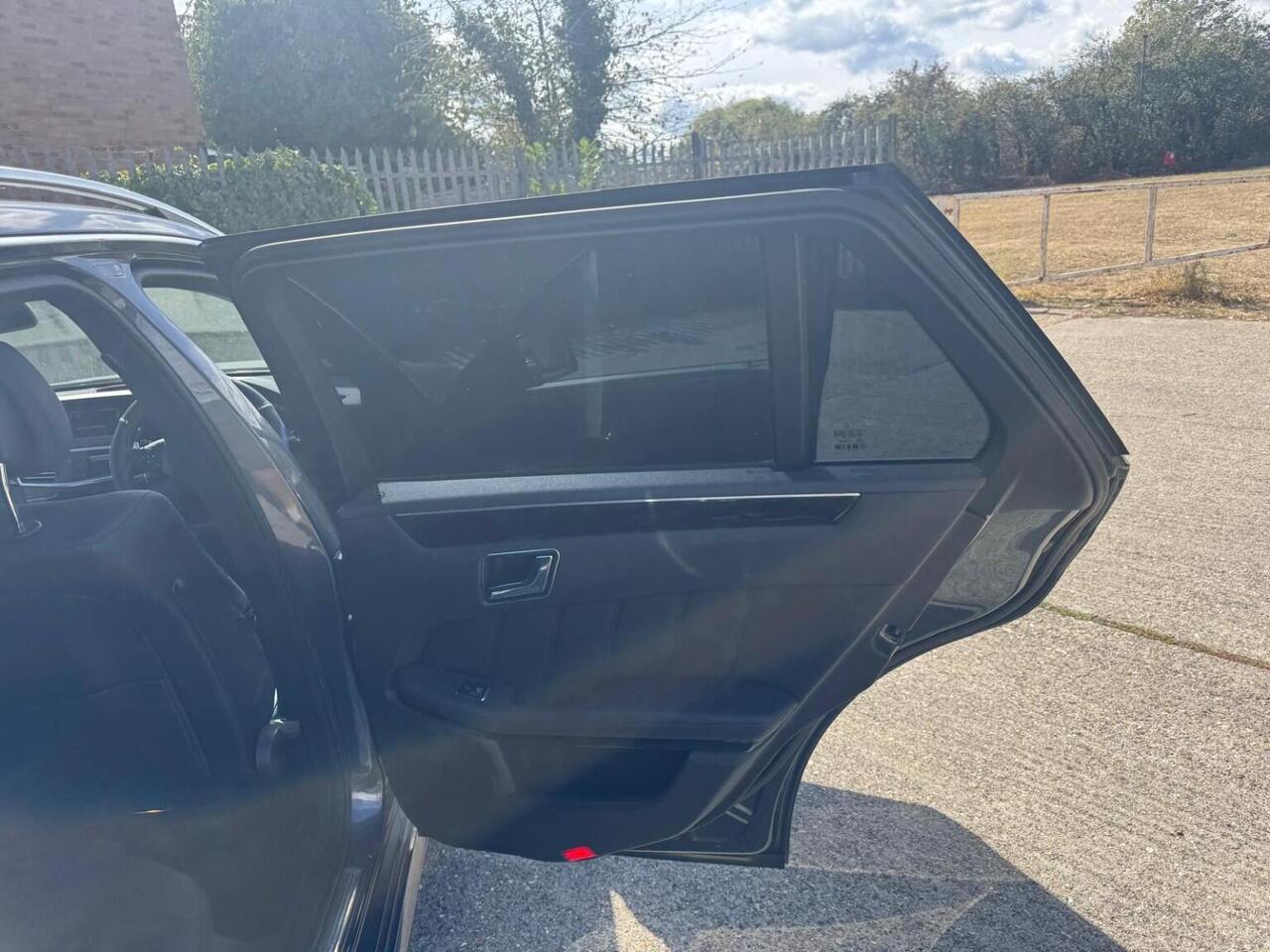 Mercedes-Benz E Class — photo 19