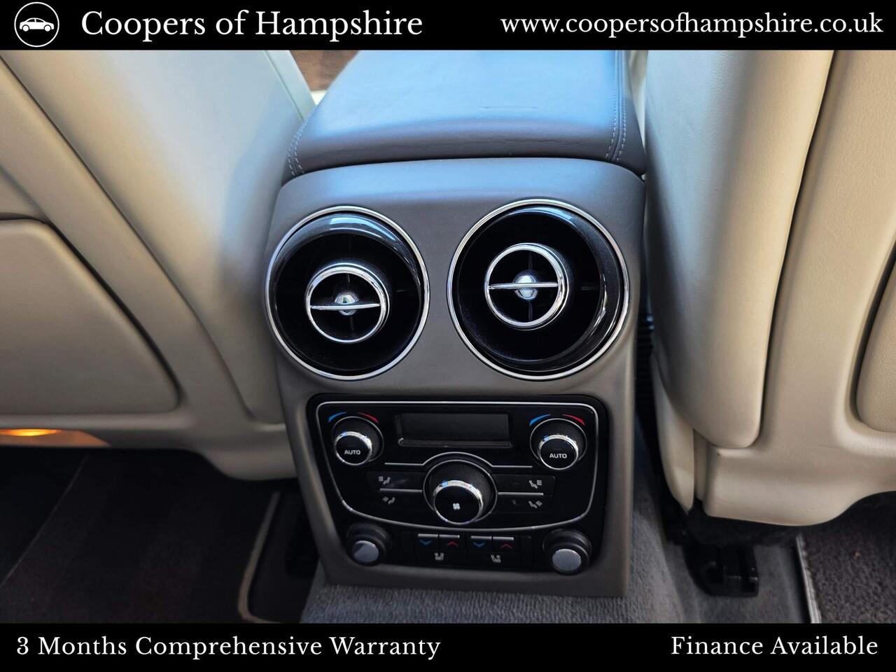 Jaguar XJ — photo 24