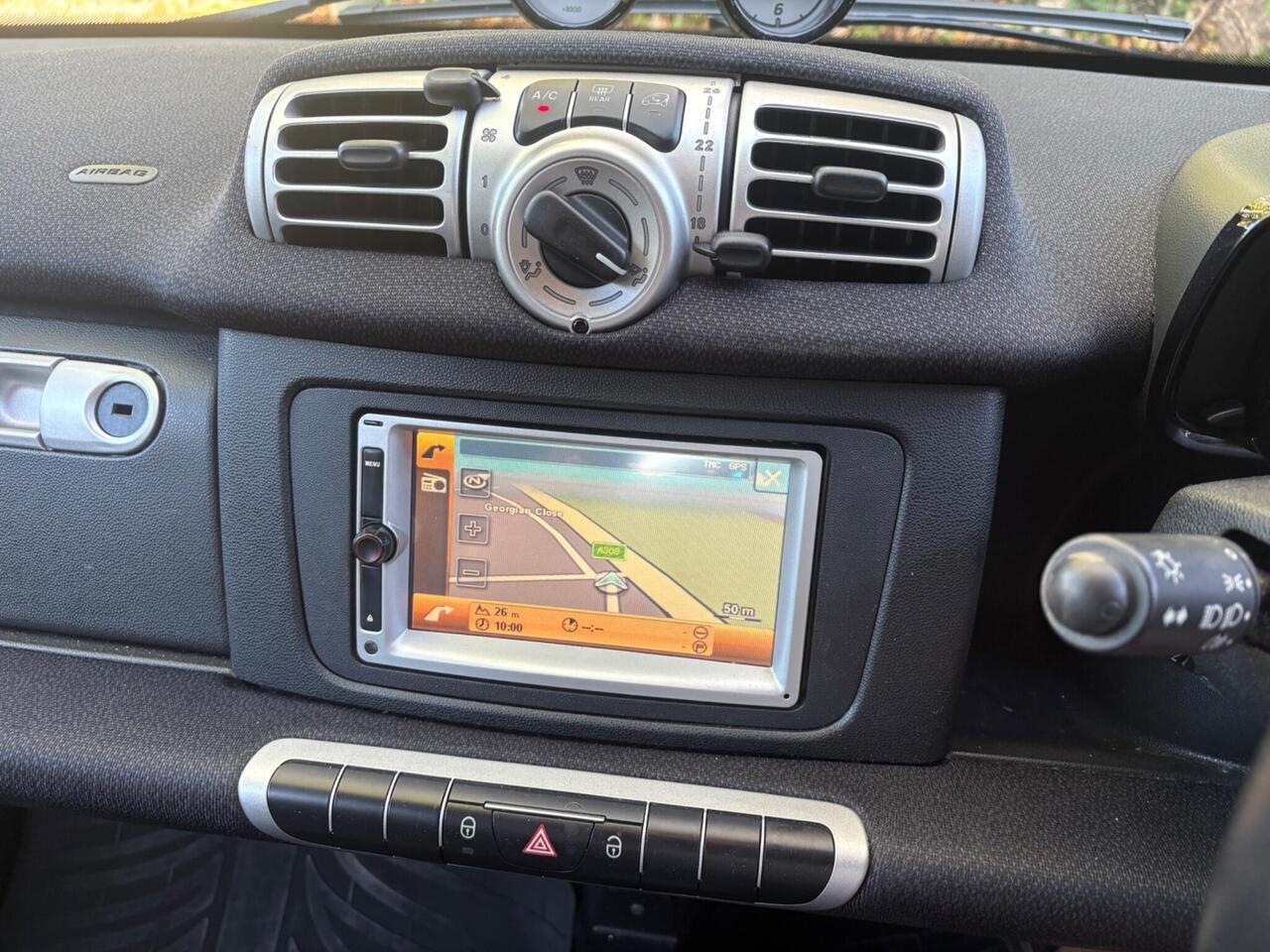Smart fortwo — photo 22