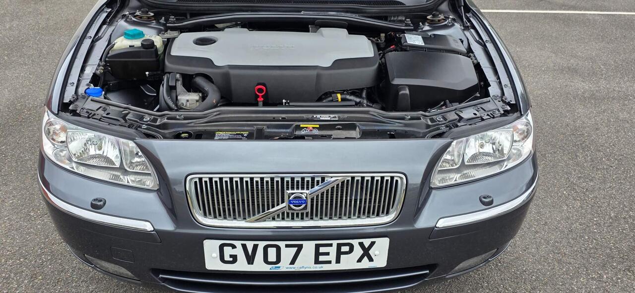 Volvo V70 — photo 94