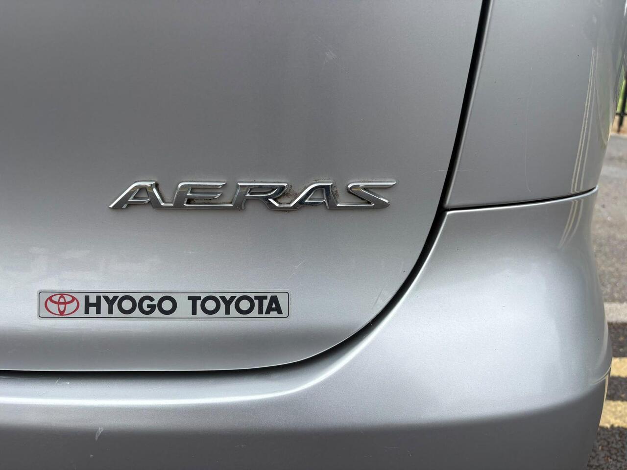 Toyota Estima — photo 39