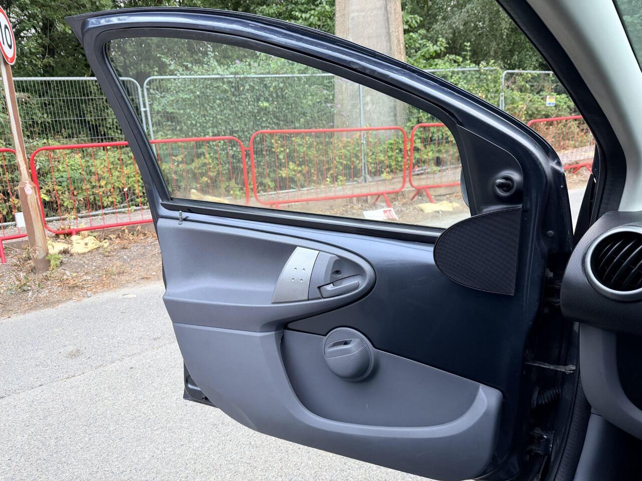 Toyota AYGO — photo 36