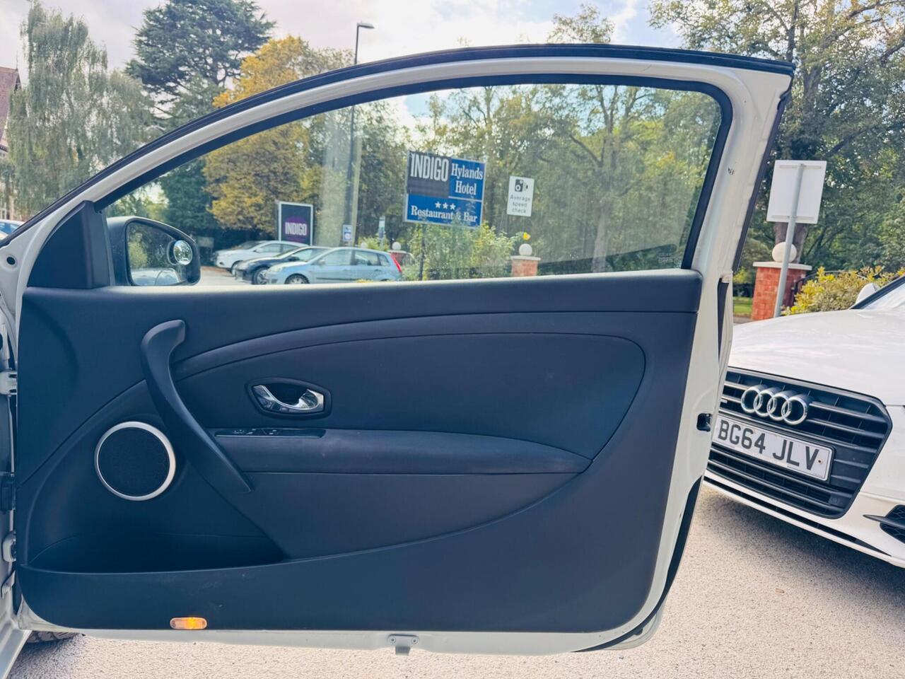 Renault Megane — photo 34