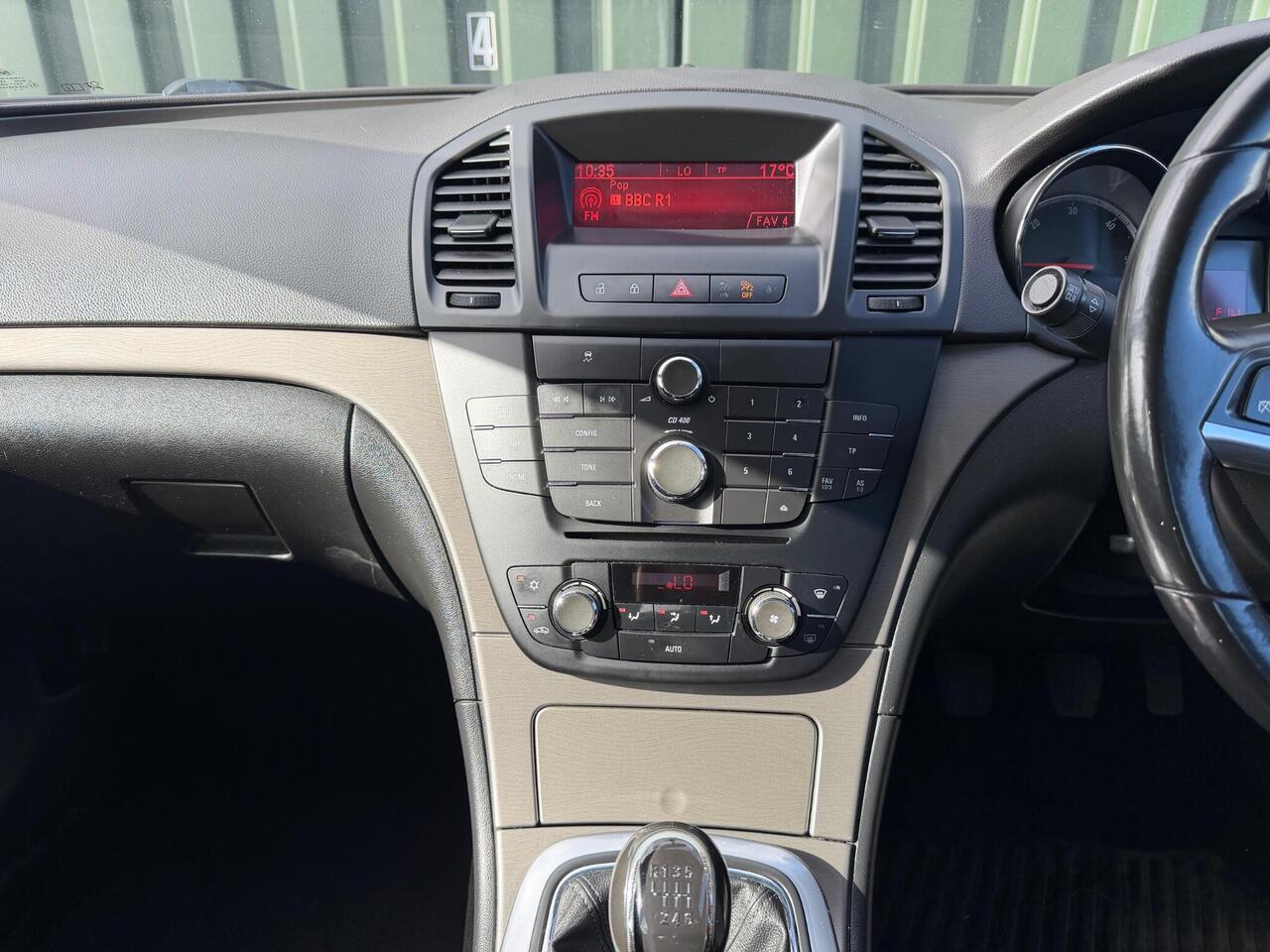 Vauxhall Insignia — photo 15