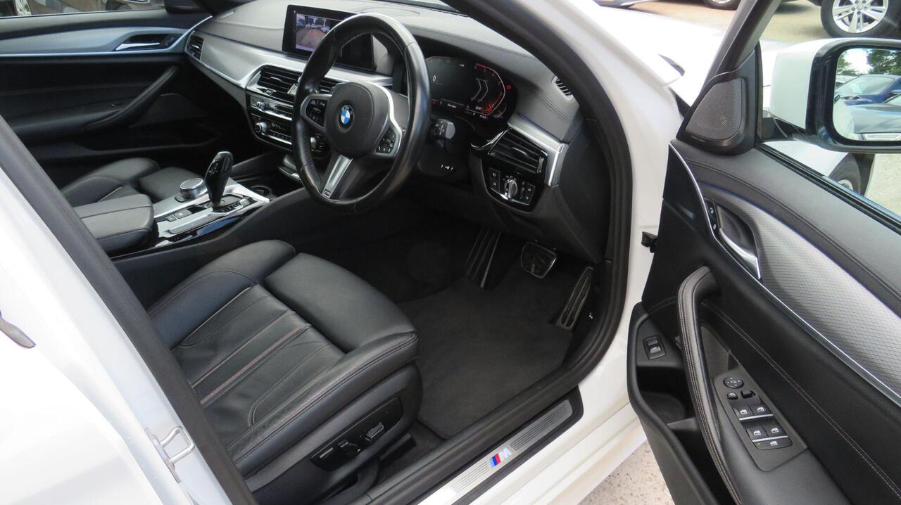 BMW 5 Series — photo 11