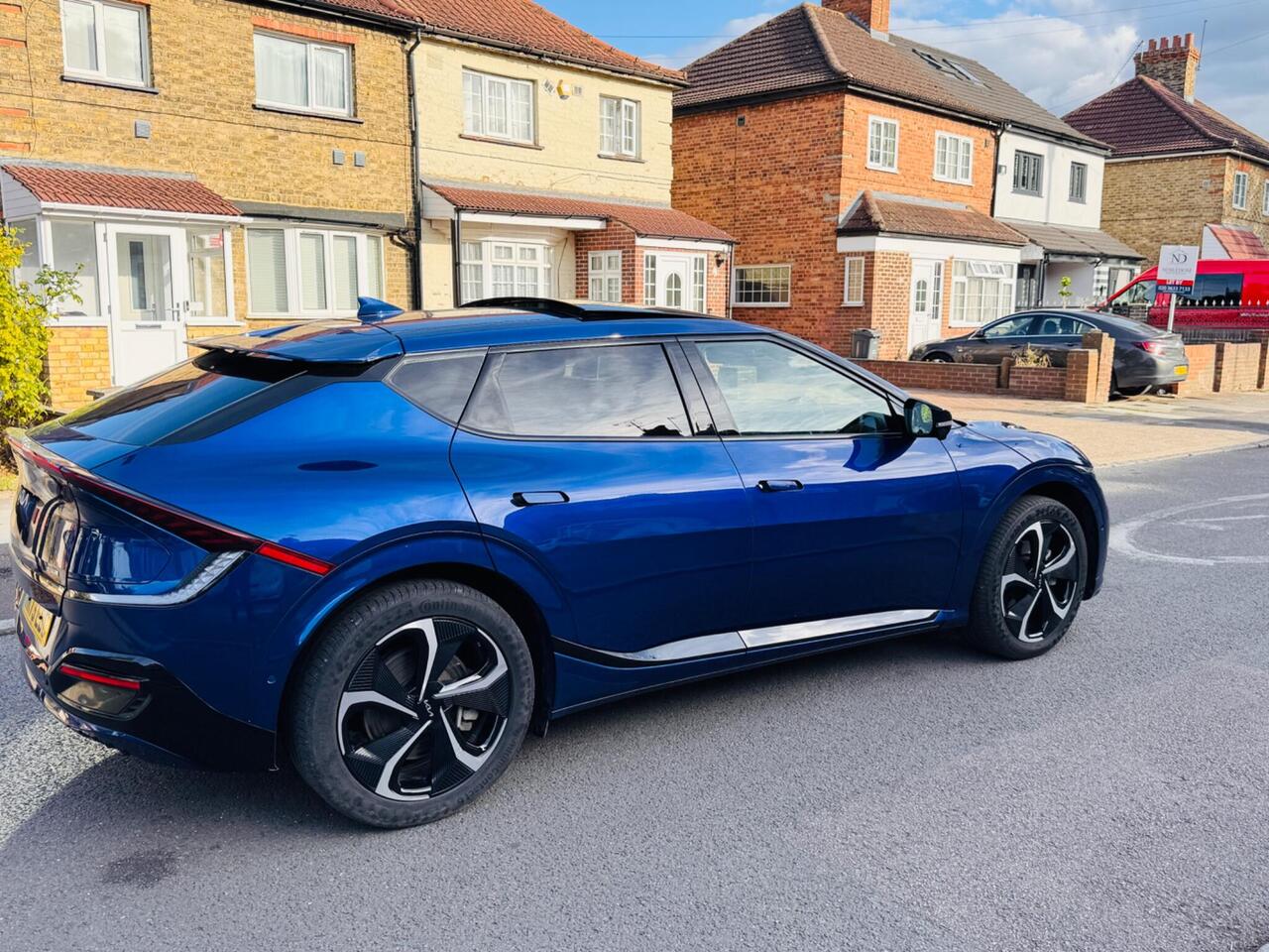 Kia EV6 — photo 11