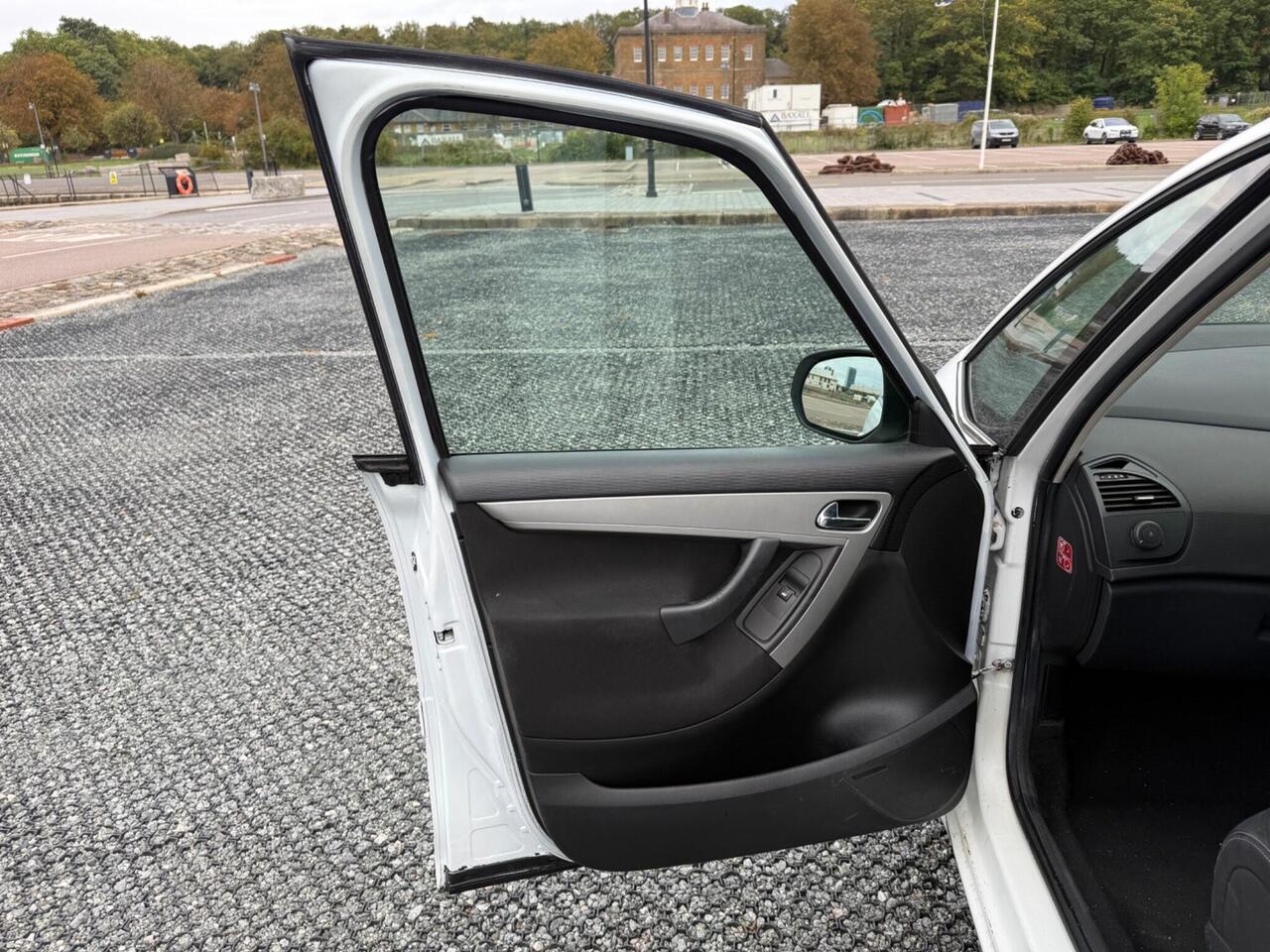 Citroen C4 Picasso — photo 20