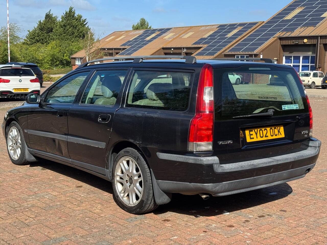 Volvo V70 — photo 2