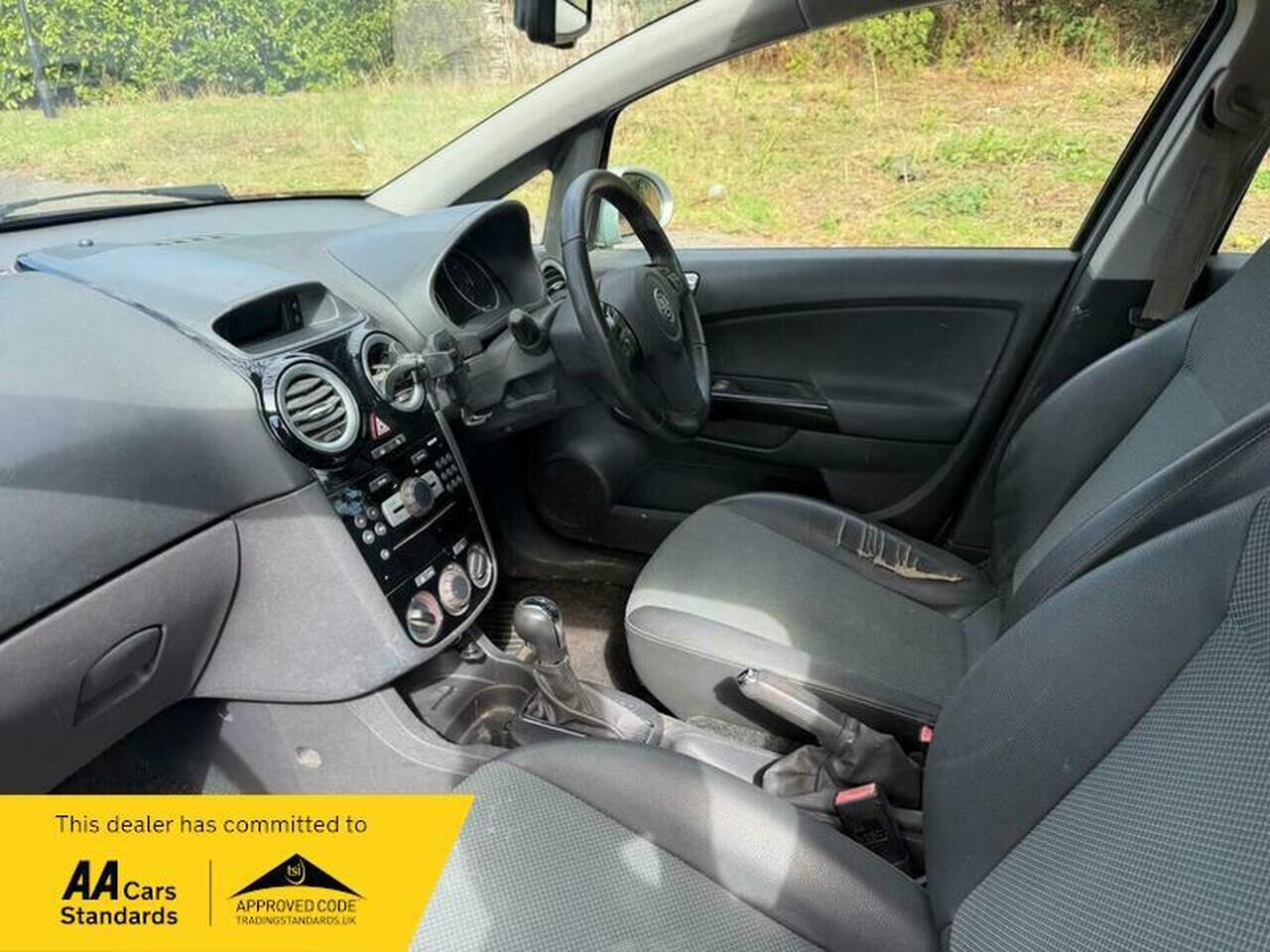 Vauxhall Corsa — photo 37