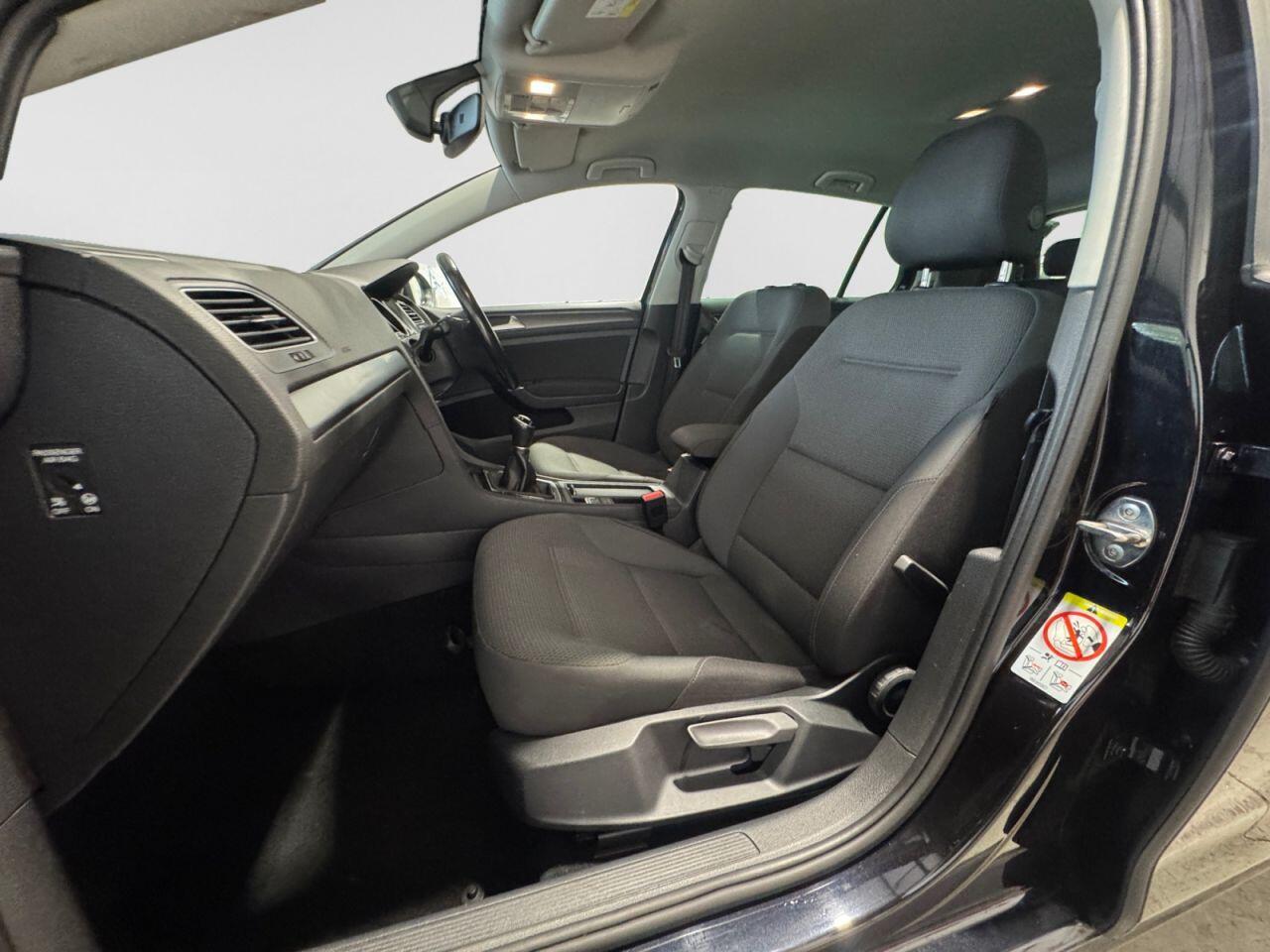 Volkswagen Golf — photo 15