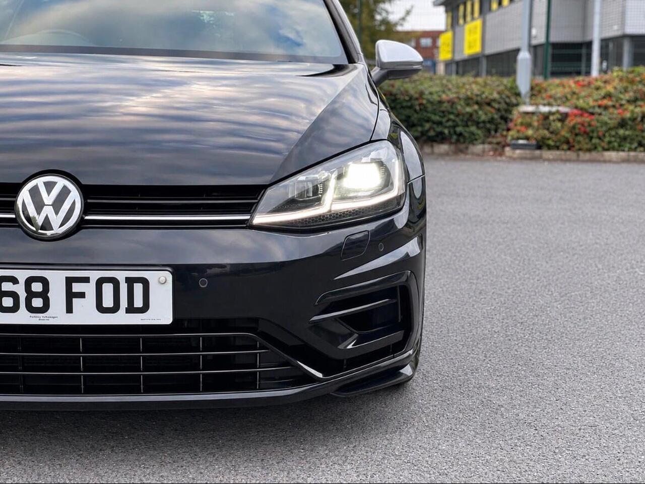 Volkswagen Golf — photo 4
