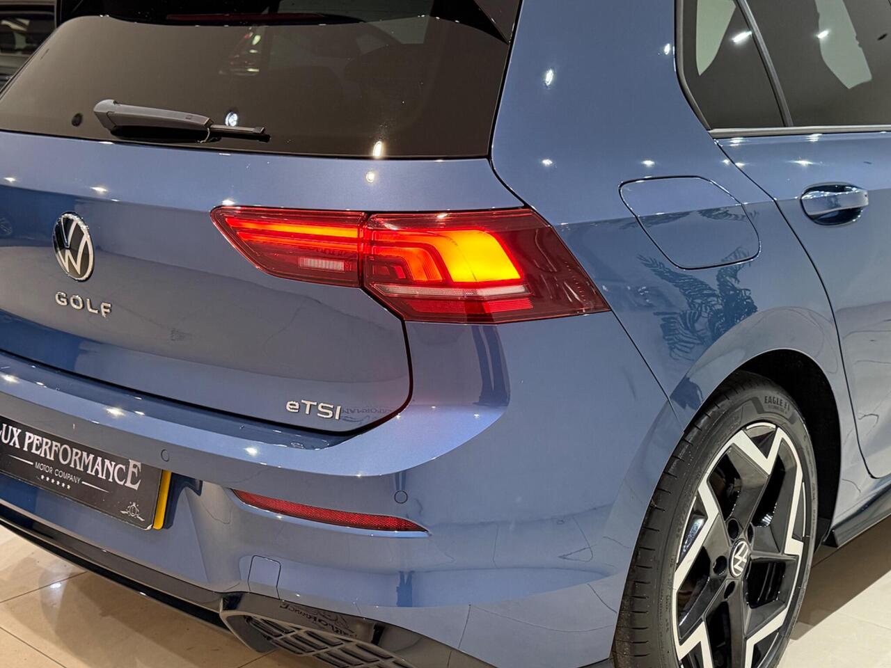 Volkswagen Golf — photo 18