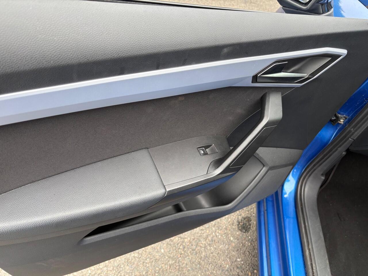 SEAT Ibiza — photo 18