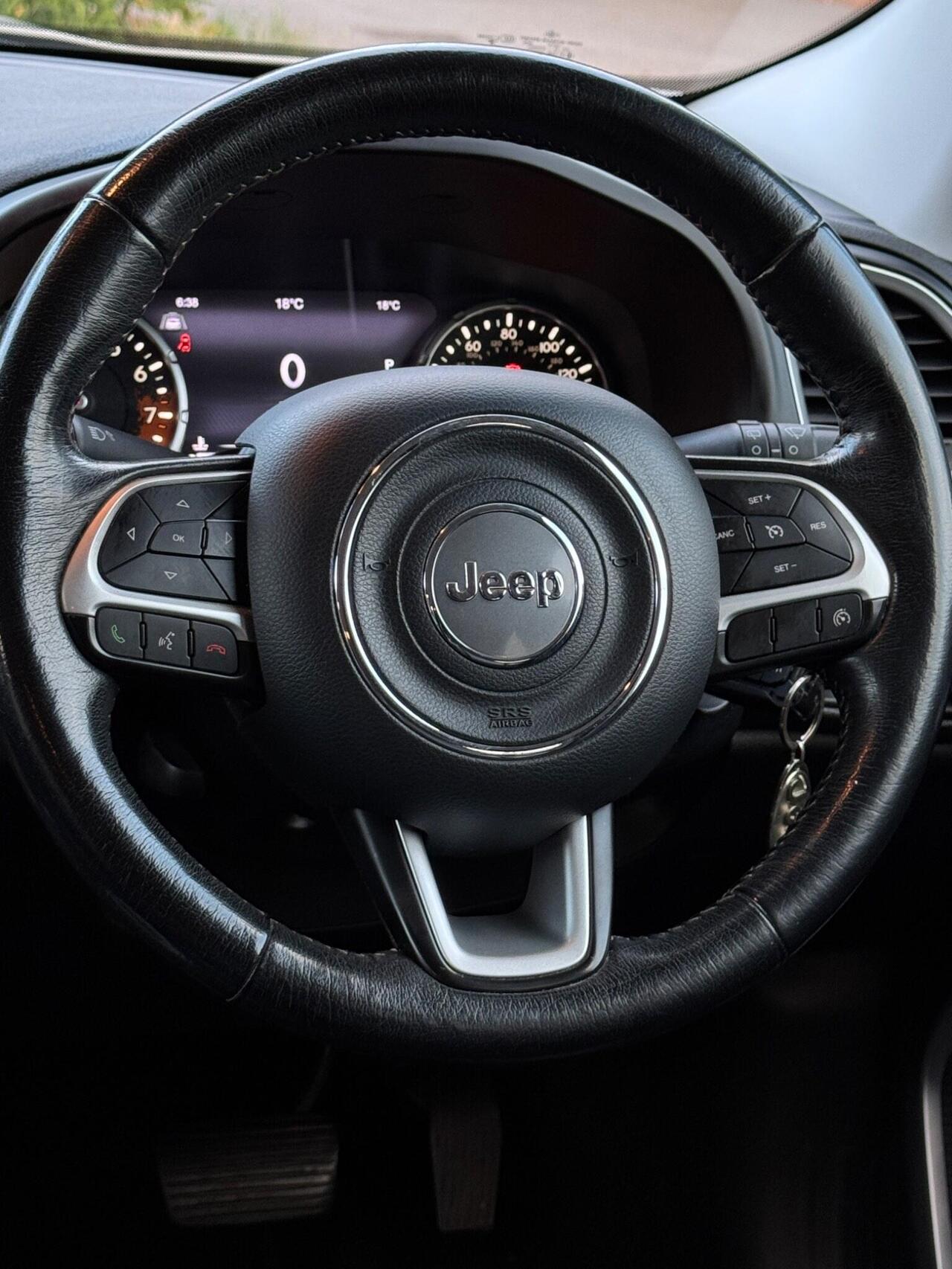 Jeep Renegade — photo 15
