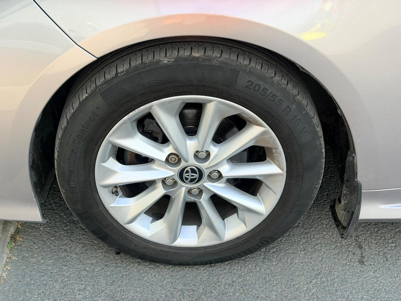 Toyota Corolla — photo 10