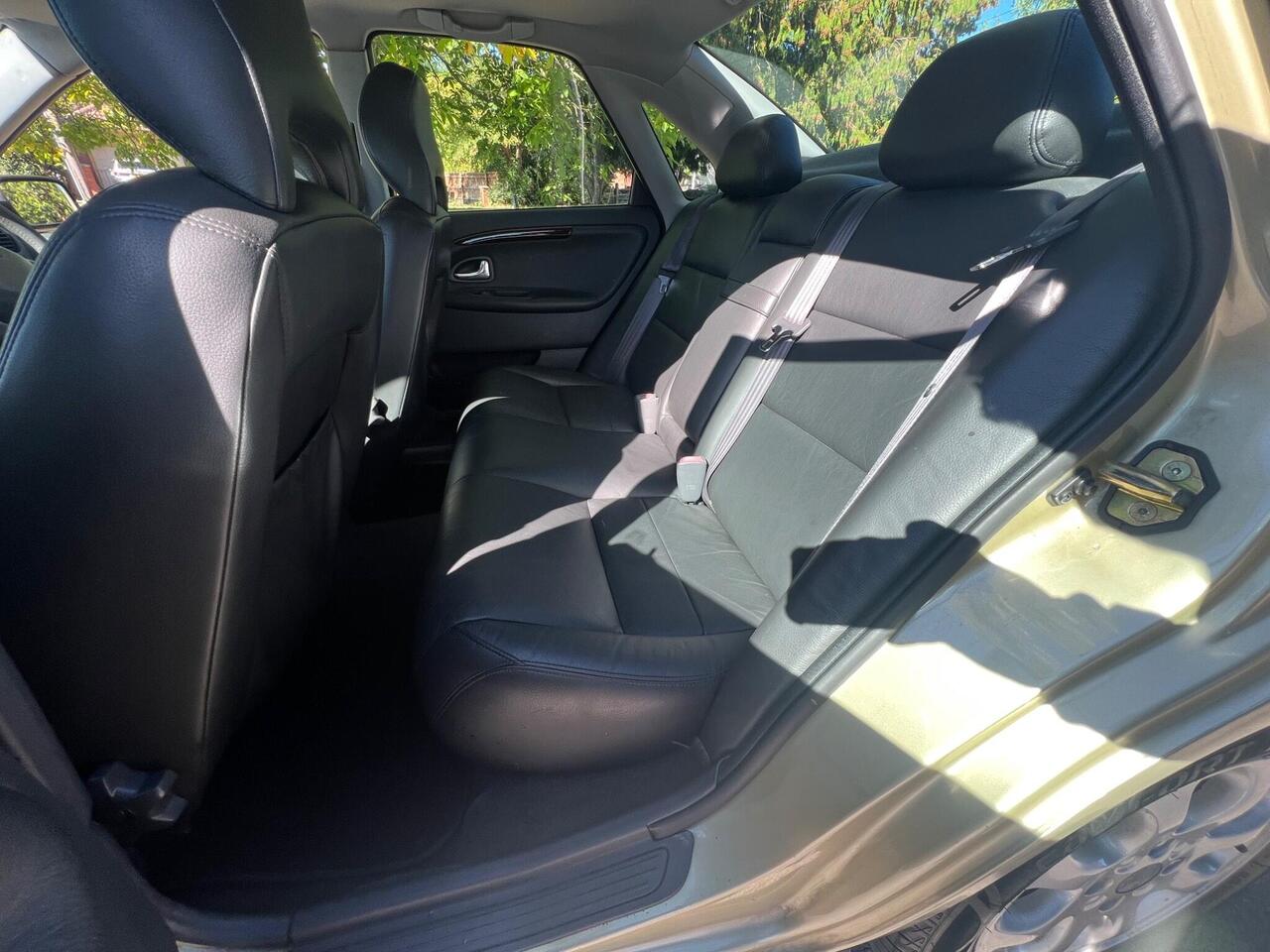 Volvo S40 — photo 21