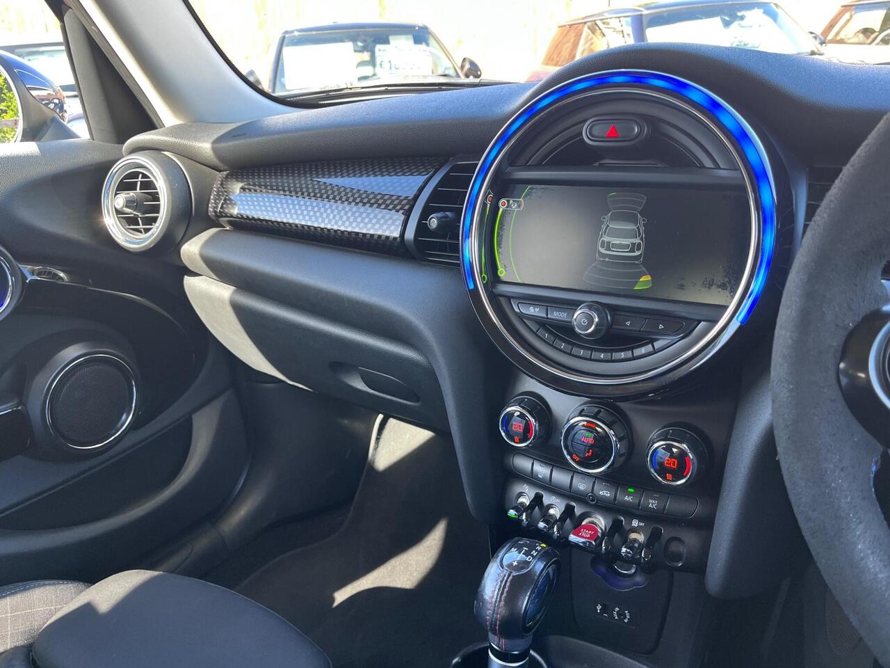 MINI Hatch — photo 12