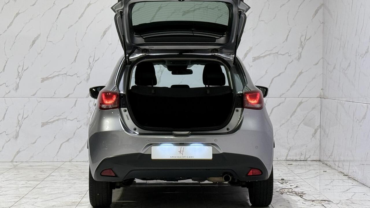 Mazda Mazda2 — photo 36