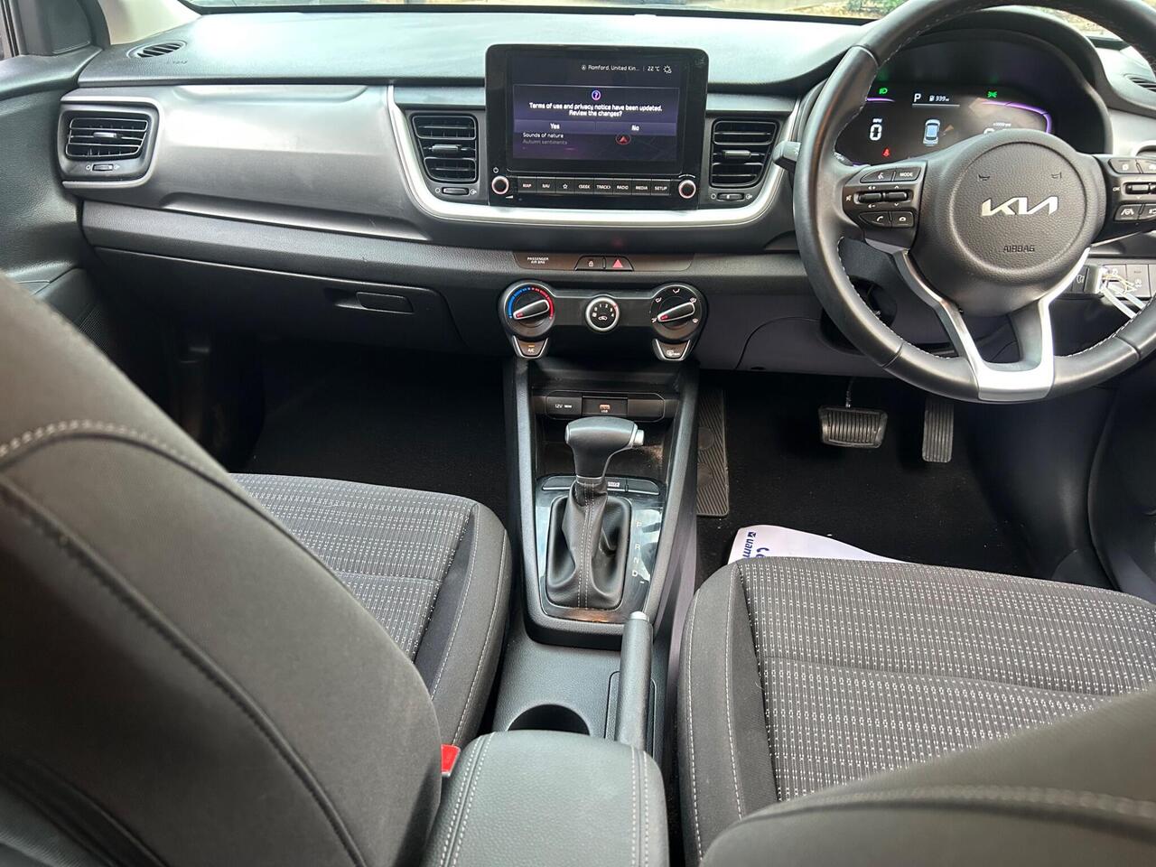Kia Stonic — photo 6