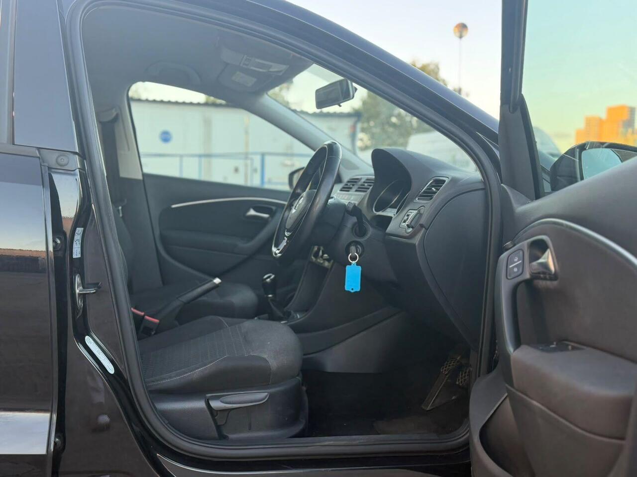 Volkswagen Polo — photo 10